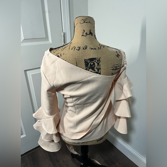 Venus Blouse - Picture 2 of 3